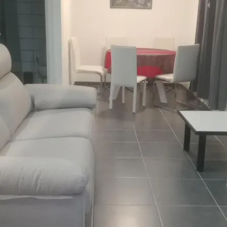 Casa En Para 6 Personas Con 2 Y Piscina Comunitaria Holiday home Roses